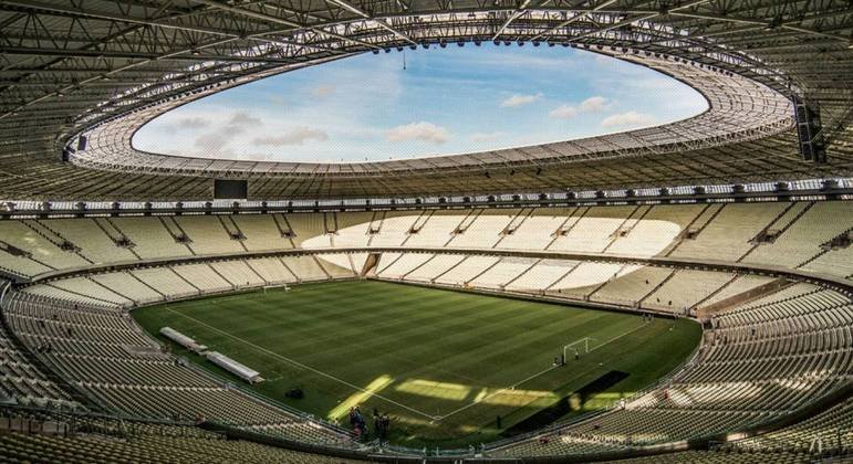 PF apura desvios em obra da Arena Castelão; Ciro e Cid são alvos