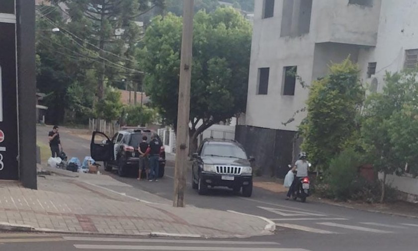 Polícia Civil cumpre mandados contra responsáveis por ameaçar escola em Francisco Beltrão